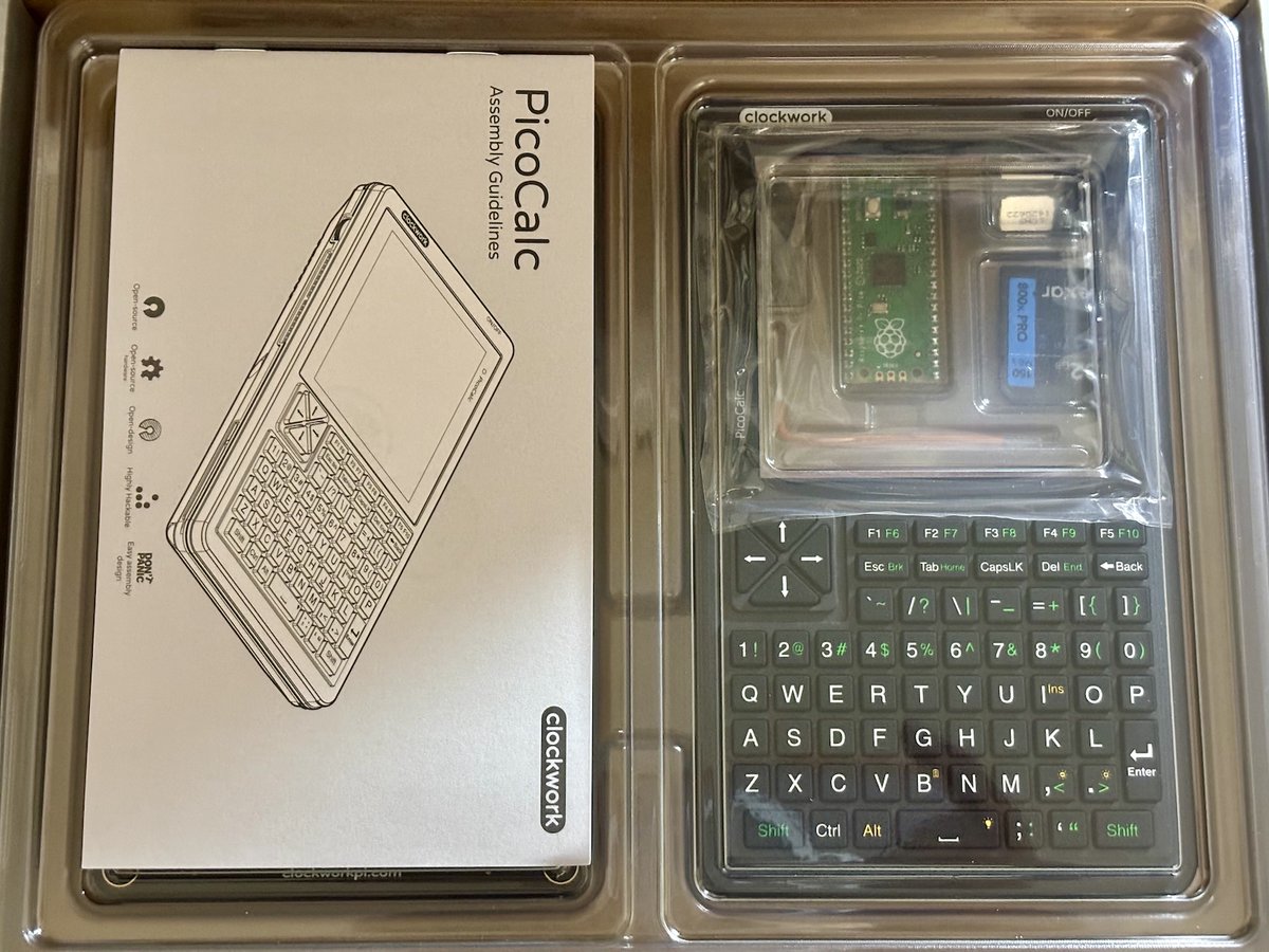 GriffonPocket's tweet image. #PicoCalc 、無事に届きました！

でも忙しい時期が終わるまでは封印です！(^^)
諸々終わったら楽しもうと思いますー！

程よいCPUパワーに程よいメモリ容量、
やれる事やれそうな事多いよねー！(^o^)
キーボードついてる特性を活かした何かを作りたい！
夢が広がるー！(^-^)/