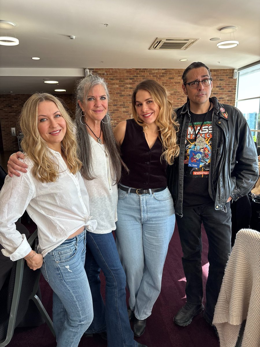 Mark_Meer's tweet photo. Commanders Shepard! Me and the @masseffect team (@jhaletweets @missalihillis &amp; @AlixWiltonRegan) at @MCMComicCon in London. We’re here all weekend… 

#MassEffect #CommanderShepard #MCMLondon https://t.co/MM14TcdIDW