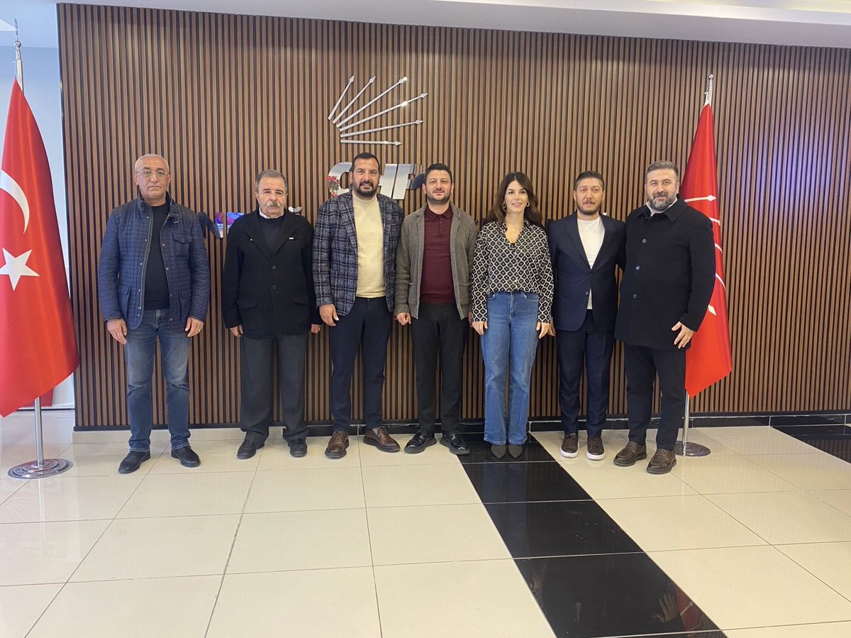 Kıymetli Eşim Öznur Hanım ve Keçiören Belediyesi Grup Başkan Vekilimiz Hakan Ataoğlu ile birlikte Altındağ İlçe Başkanımız, kardeşim Sayın Gökhan Urun'u ziyaret ettik.

Nazik misafirperverliği için kendisine teşekkür ediyor, çalışmalarında başarılar diliyorum.