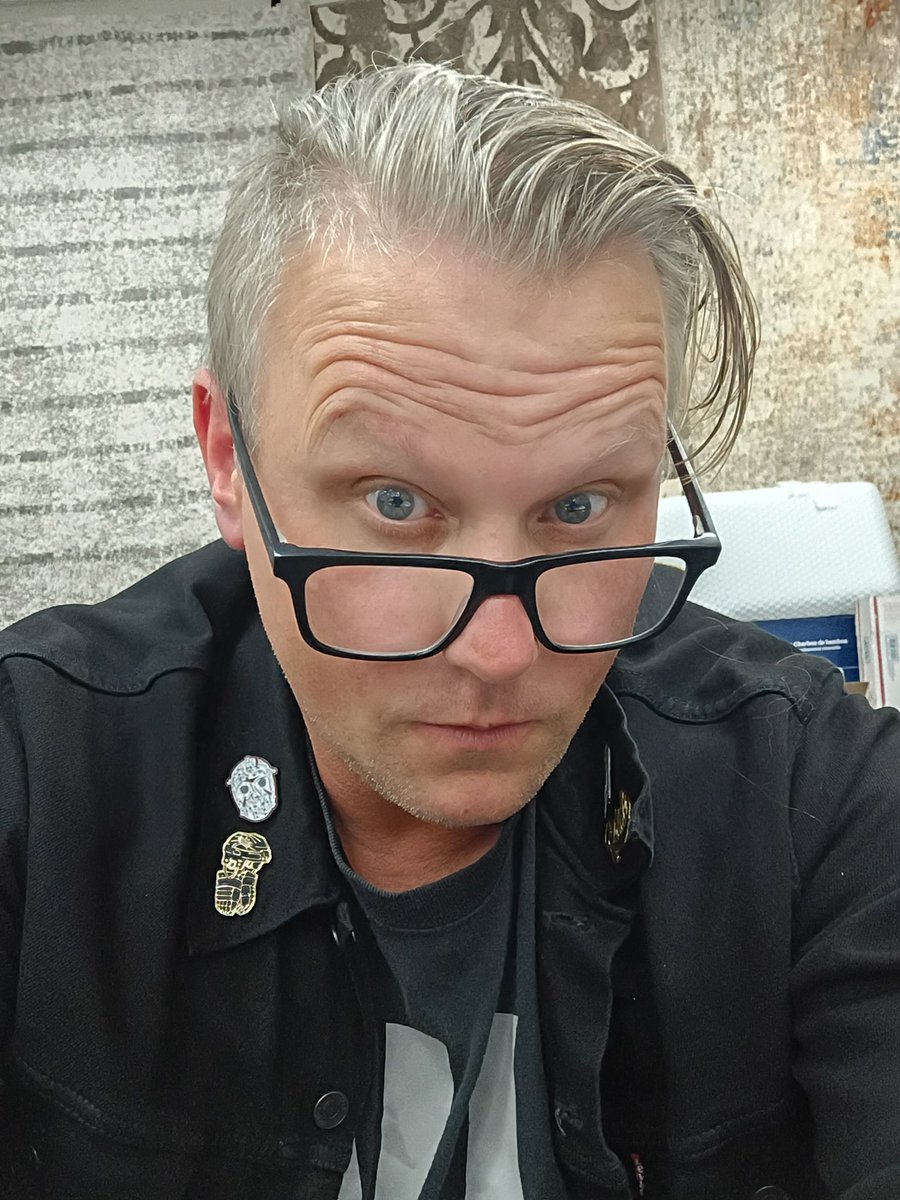 bigtex182's tweet photo. Come see this grandpa looking mother fucker at My Family Furniture in Grayslake form 10-8 today for some RAD deals! https://t.co/ryft8UDbKI