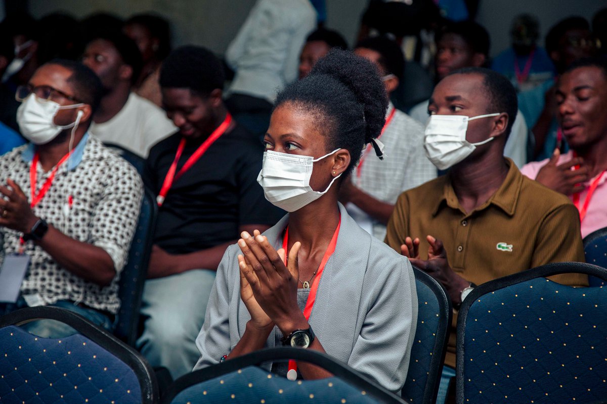 PythonHo's tweet image. PyHo 2025 kicks off with @Edinam233's keynote presentation: "Personas and Pathways for Building Open Futures"
Ubuntu in action is proving that sustainable, equitable tech communities start by removing barriers, not questioning commitment.
#PyHo2025 #OpenSource #TechConference