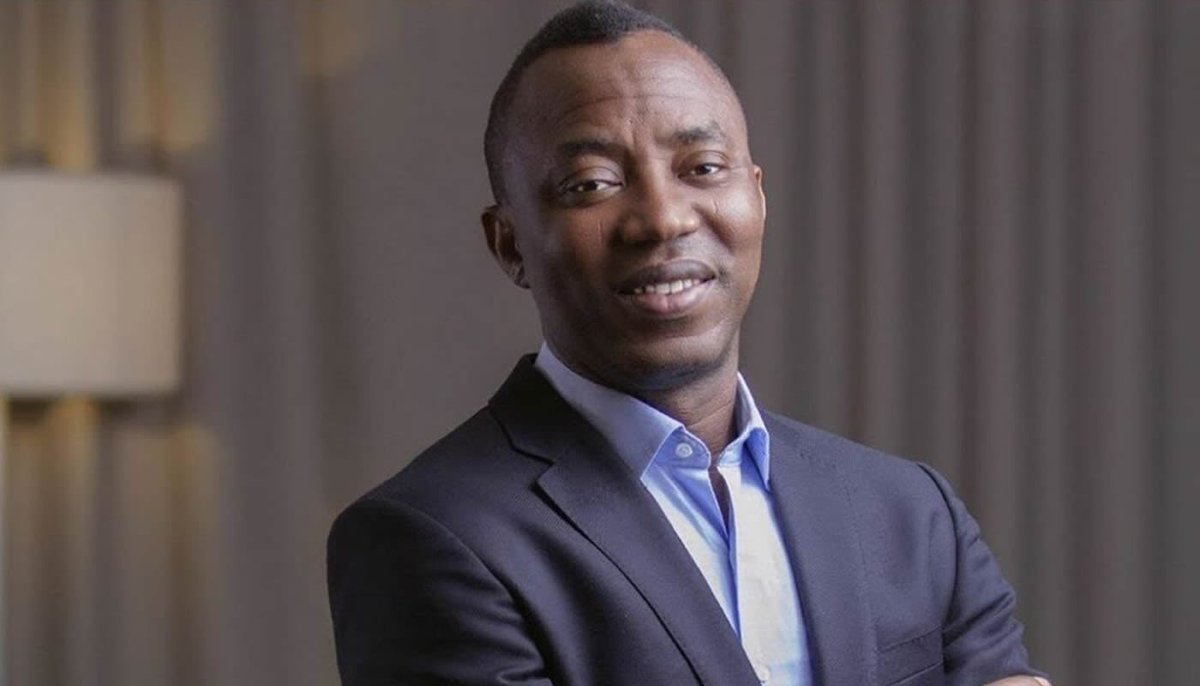 ConcernedNIG's tweet image. We condemn the illegal arrest of Mr. @YeleSowore Omoyele Sowore by Nigeria&apos;s security services and demand his immediate release. We equally condemn the arrests of peaceful #FreeNnamdiKanu protesters, including one of Mr. Nnamdi Kanu’s lawyers, Alloy Ejimakor and his brother,…