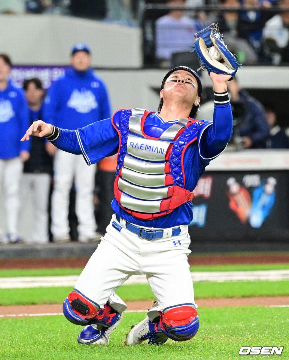 '가을은 끝났지만 감동은 남았다' 삼성, 팬들에게 11경기 행복한 3주 선물했다 [PO5] (출처 : 네이버 스포츠) naver.me/GA8IJd56