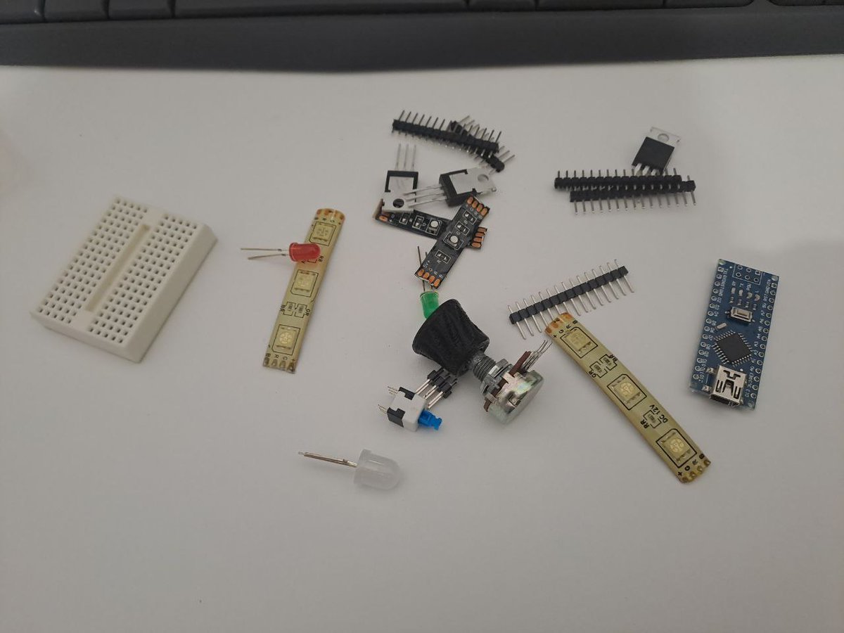 mfranz_on's tweet image. I found these electronics in a drawer.
Above all, I found this Arduino Nano, which is perfect for controlling servo motors.
I need to start considering actually building something; suggestions are welcome.