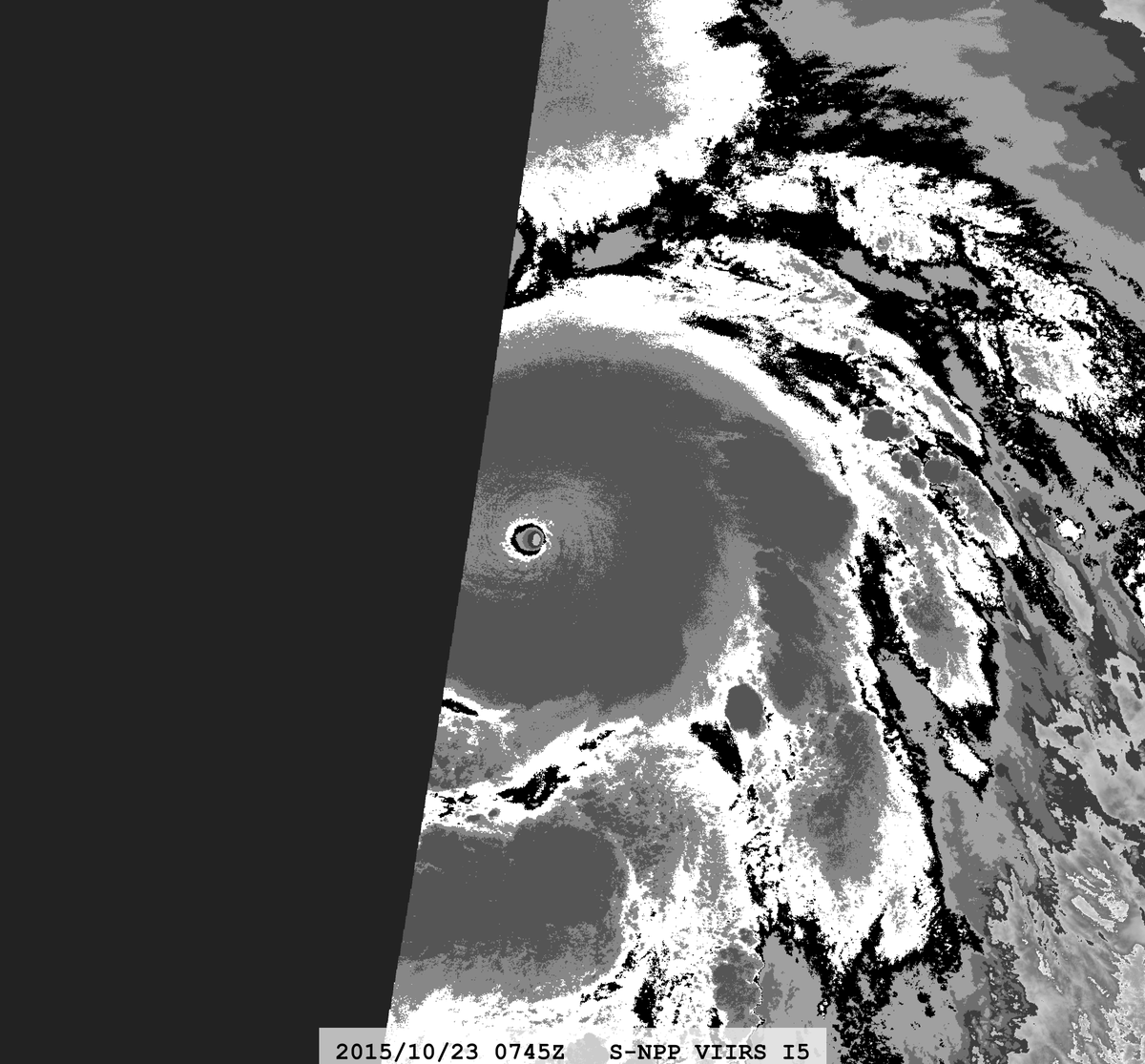 zeb199818's tweet photo. Hurricane #20L #Patricia 10-year Anniversary
Satellite: #SNPP #VIIRS
Channel :
I5 (11.45 µm) 375-m
Day/Night Band DNB (0.7 µm) 375-m
Time : 2015/10/23 0745Z
CPA : ~1440 km
Aircraft Observation :
0646Z 885mb/41kt FL 192KT https://t.co/kXPBuctdb7