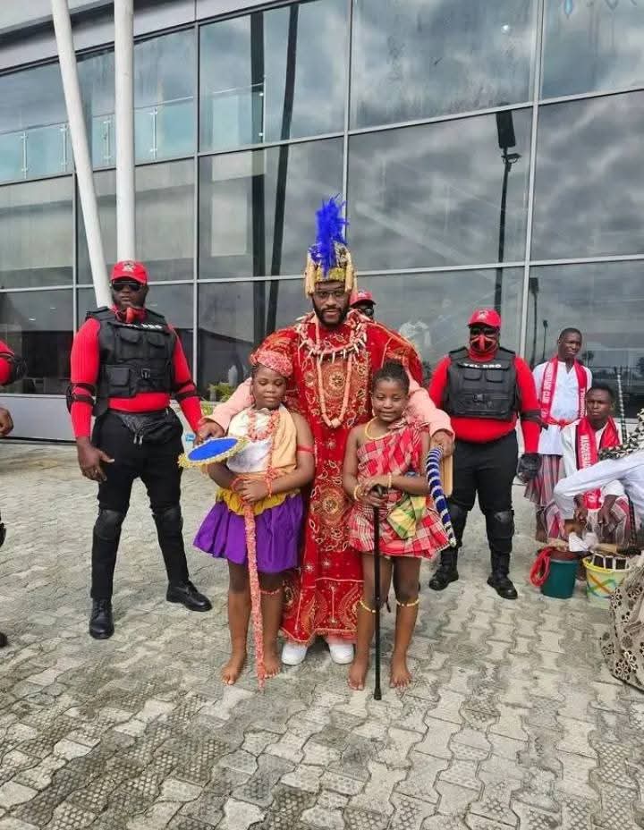 9jamebo's tweet photo. Kola arrives River State for his homecoming event this morning 

#BBNaija

____
Sapa Butler Chelsea My 27th DSTV https://t.co/iAitf7ZEau