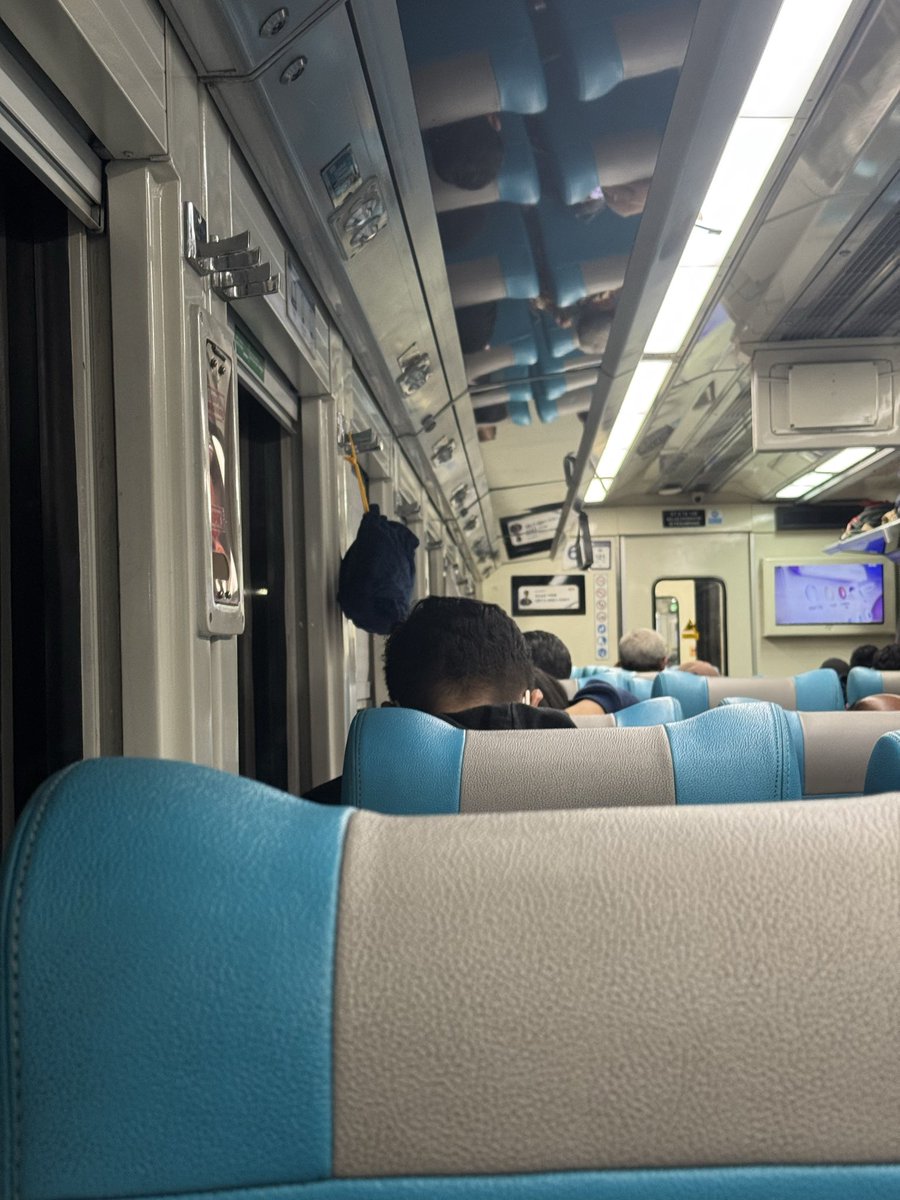 Akhirnya setelah 3 minggu gak naik kereta api jarak jauh 🫣😃