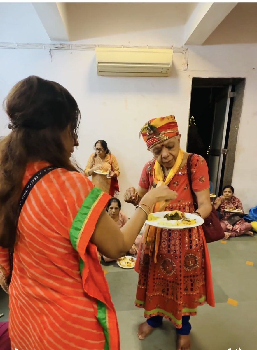 #🙏 ना चिंता ना भय बोल गिरीराज धरण की जय 💐💐🌹जय गिरीराज 🌹💐💐 मुखारविंद जतीपुरा से श्री  गोवर्धन महाराज  प्रभु के  दर्शन।💐💐 आप सभी मित्रों को जय श्री राधे जय श्री कृष्ण । बोलो श्री गिरिराज धरण की जय हो ।💐 श्री गोवर्धन महाराज की जय ।💐
<a href="/kiranruma/">KIRAN RUMA SHARMA ✍️#MAI kRISHAN PRIYA🌷</a> ✍️
<a href="/dream_er_1/">अज्ञात</a> 
<a href="/VijuD143/">𝓥𝓲𝓳𝓪𝔂 𝓓𝓲𝓿𝓪𝓴𝓪𝓻..😎</a>