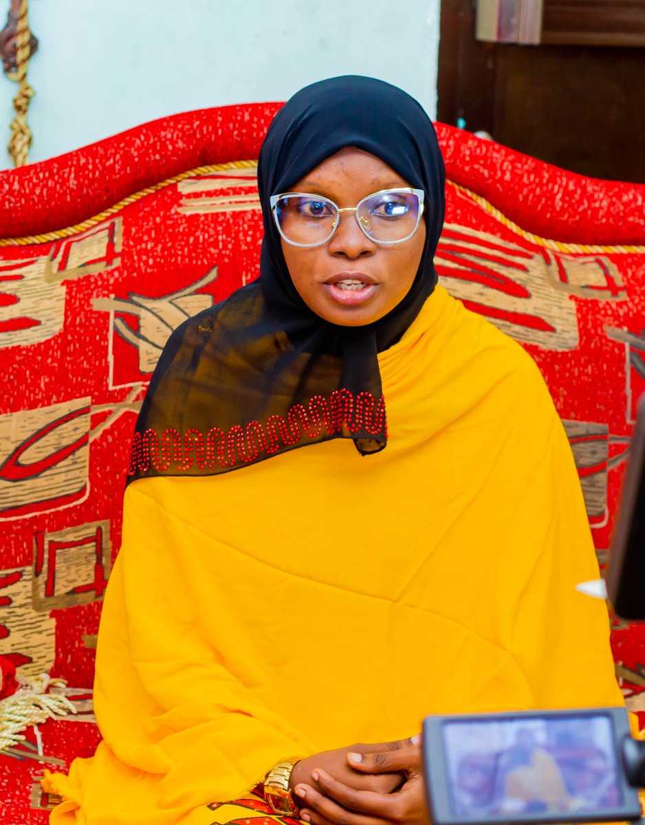 TangaYetu's tweet photo. “I used to watch others use computers or design posters and think: maybe that’s not for me,”

In 2022, Zainab joined the Digital Skills for Employment Opportunities Project, part of the TangaYetu program. 

Discover the full story: https://t.co/Gkxa6y2rpG https://t.co/iPzgqg5JdF