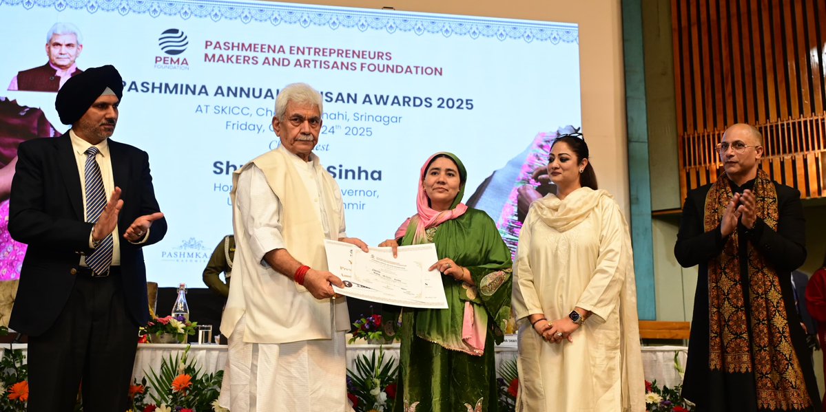 OfficeOfLGJandK's tweet image. Felicitated illustrious craftspersons of J&K at Pashmina Artisan Awards Ceremony organised by "Pashmeena Entrepreneurs Makers & Artisans Foundation". The awards honored excellence across several categories of traditional craft with core focus on Pashmina Sector.