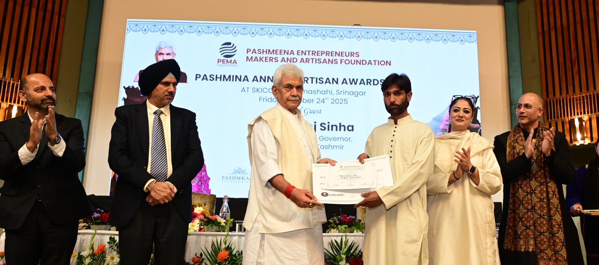 OfficeOfLGJandK's tweet image. Felicitated illustrious craftspersons of J&K at Pashmina Artisan Awards Ceremony organised by "Pashmeena Entrepreneurs Makers & Artisans Foundation". The awards honored excellence across several categories of traditional craft with core focus on Pashmina Sector.