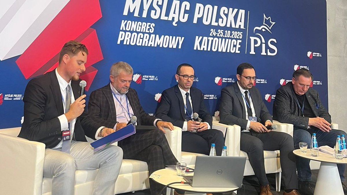 Od__Nowa's tweet image. Pascal Blacheta o ubiegłorocznej #powódz2024:

🗨️Społeczeństwo zostało sprawdzone. Ponad 25 lat planowania, budowania strategii i licznych inwestycji. Podstawowy wniosek: Licz na siebie! Pomoc doraźna oparła się na solidarnościowych wartościach, oddolnej siły wolontariuszy.…