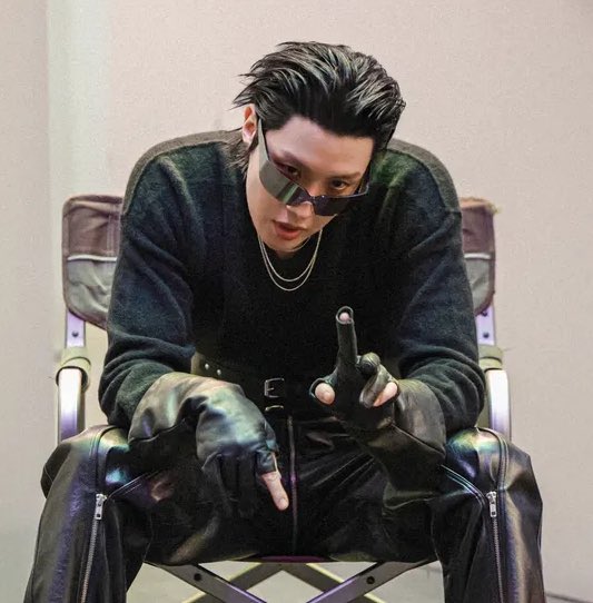 mninissaa's tweet image. this genre of jung hoseok