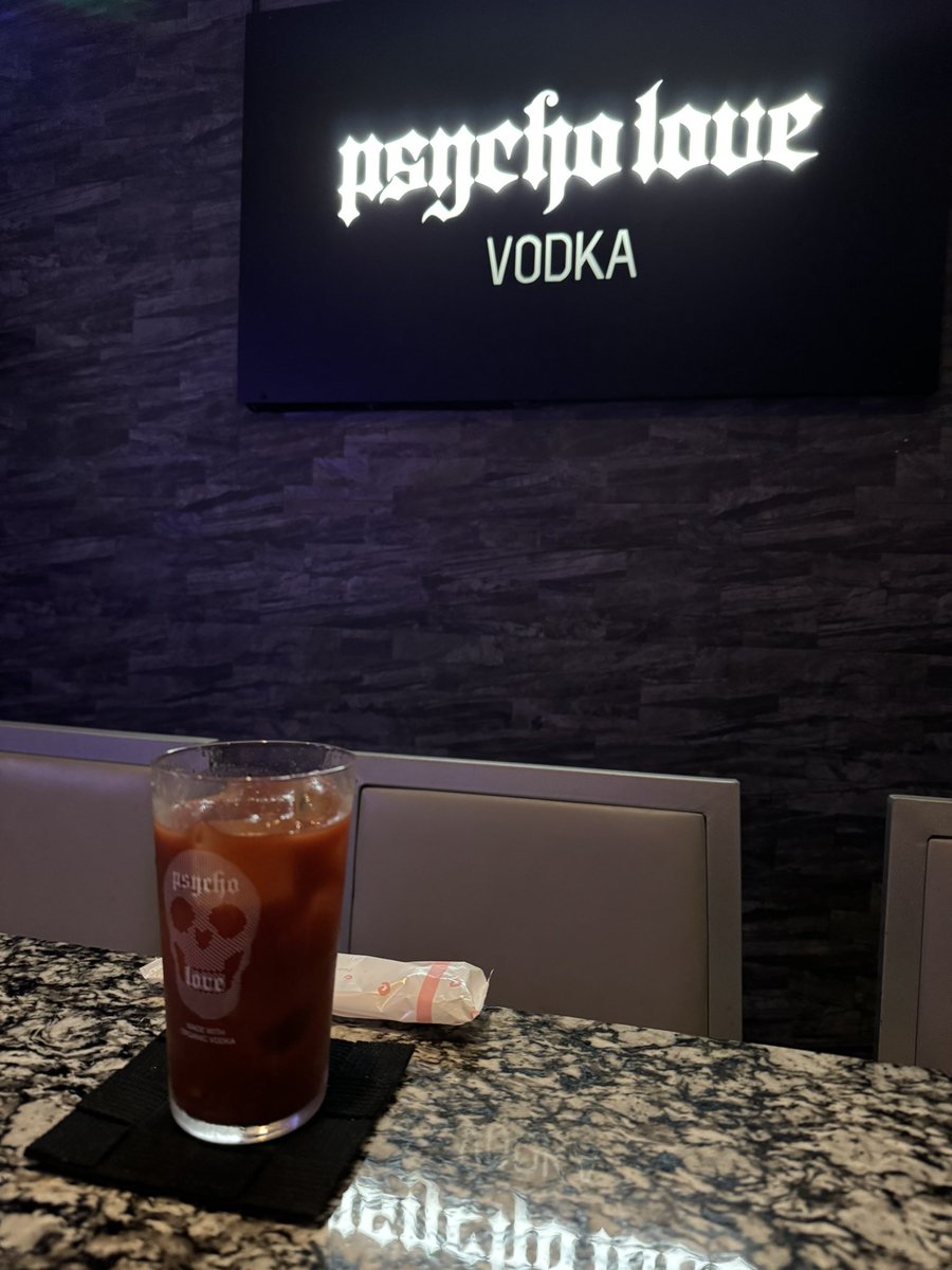 jNEyITlzL01OKC1's tweet image. HYDEチャンネルでHYDEさんが作ってたカクテル飲めますよ🍸
気になる方はぜひEDYHWAKAYAMAへ飲みに来て下さいね♪