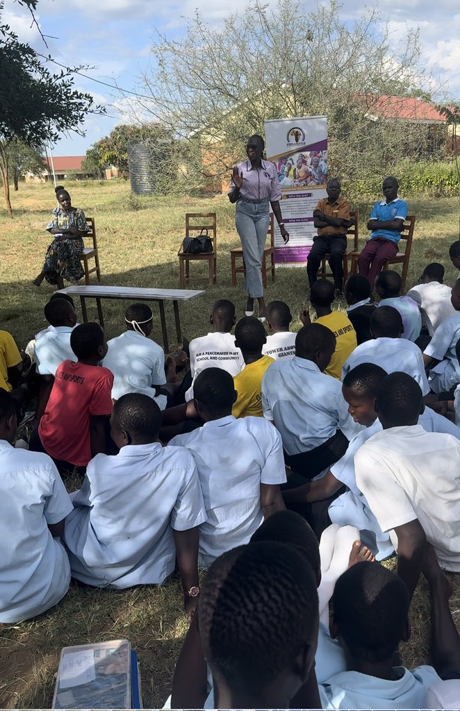 FemjusticeUg's tweet image. Fridays are for Youth Engagements 💫
We engaged students at Nadunget SS, Moroto to inspire and empower them to live purposefully &amp;amp; make meaningful choices for their futures. We reminded them that their dreams are valid &amp;amp; encouraged  them to work hard and stay true to that dream.