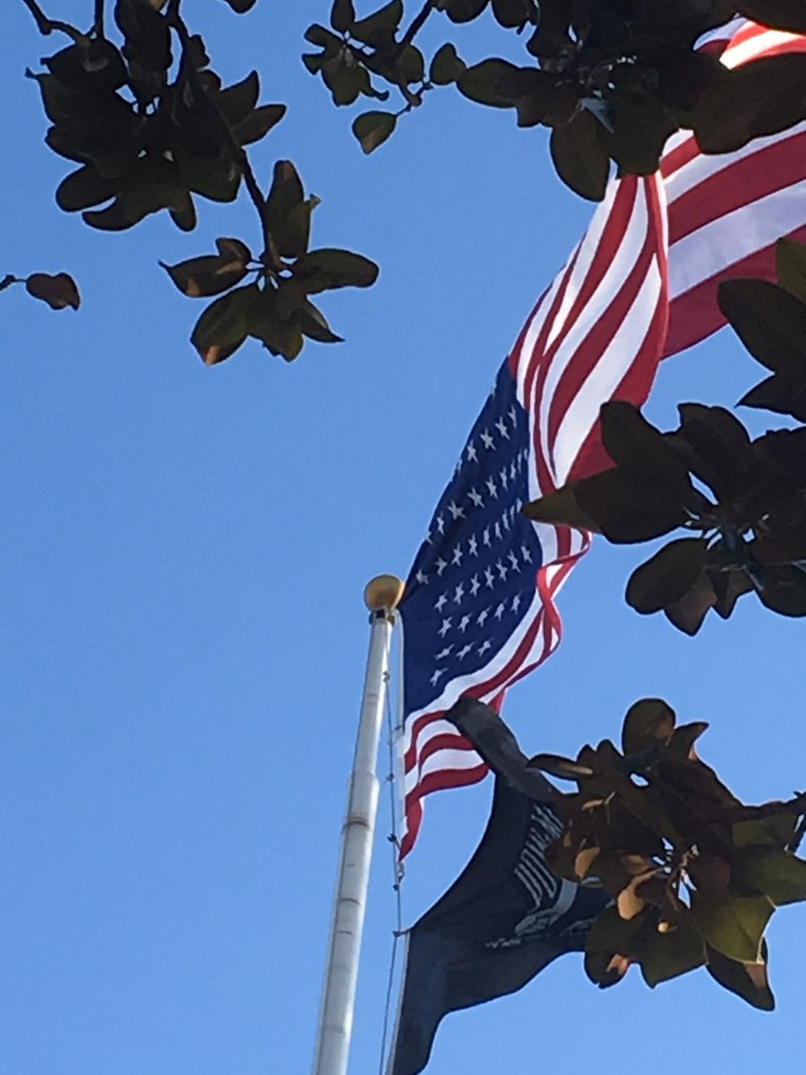 Patriots And Paws (@patriotsandpaws) on Twitter photo Good Day everyone and God Bless America! 🇺🇲
“To succeed in life, you need three things: a wishbone, a backbone, and a funnybone.” —Reba McEntire Good Day everyone and God Bless America! 🇺🇲
“To succeed in life, you need three things: a wishbone, a backbone, and a funnybone.” —Reba McEntire