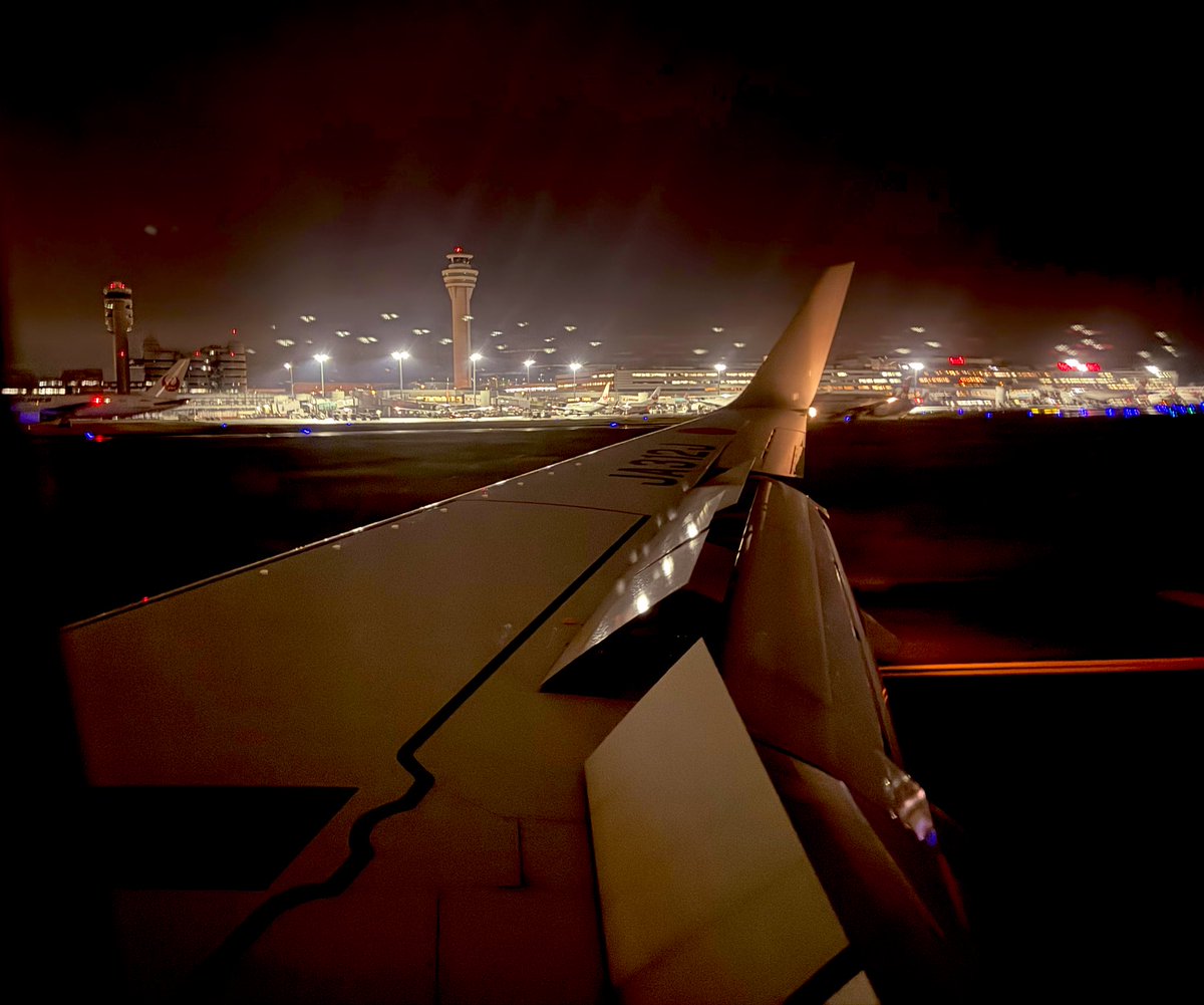 空活も兼ねて前乗り🎸🎙️
羽田に降りるの初めてで新鮮でした✈︎

#JAL
#B737_800
#羽田空港
#oasislive25