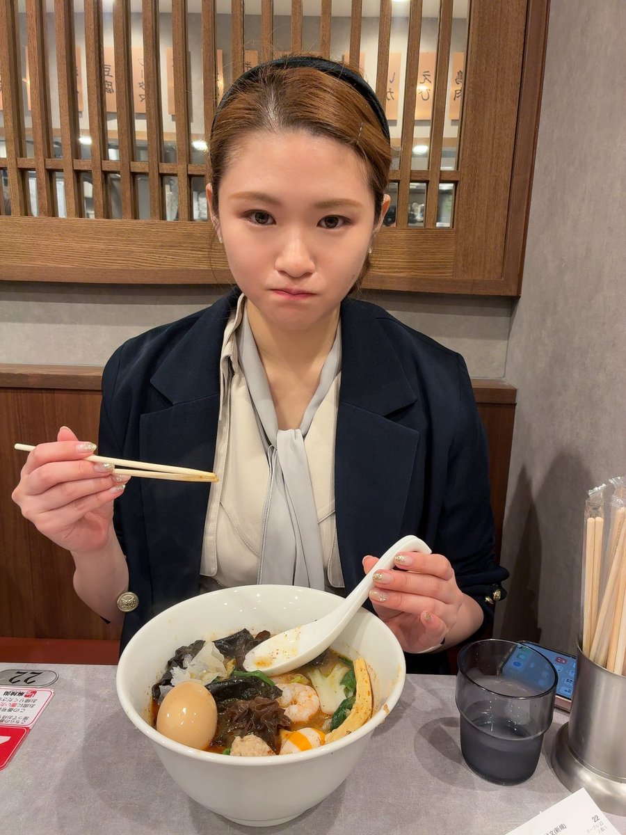 本日は外食

明日1年半ぶりにバレエの舞台に立つジゼルさんの希望で麻辣湯食べに来ました！

トッピングの具材が自分でバイキング形式で選べて楽しいです笑

明日はタイラは踊らないので応援です。
たのしんでね！！！