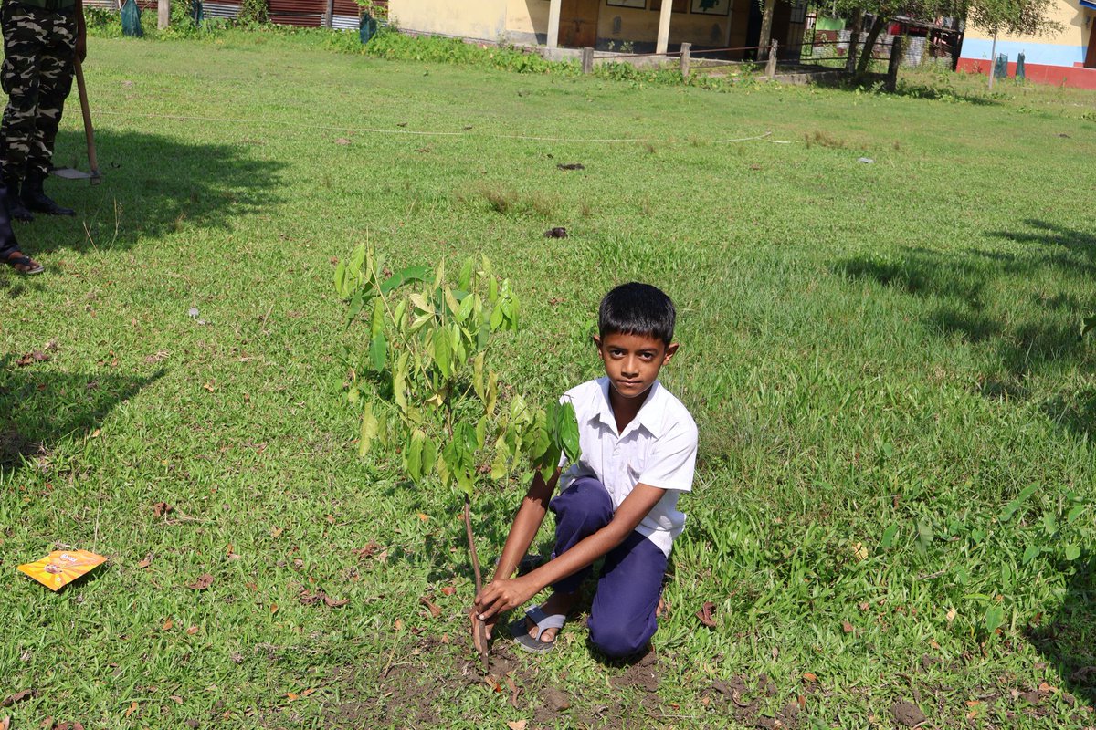सशस्त्र सीमा बल, क्षेत्रक मुख्यालय  रगिया द्वारा 'वृक्षारोपण अभियान-2025" के अंतर्गत श्री राजीव राणा, उप महानिरीक्षक के निर्देशन में वृक्षारोपण कार्यक्रम का सफल आयोजन किया गया। इस अवसर पर राजकीय उच्च स्कूल, पुठिमारी में पौधारोपण कार्यक्रम आयोजित किया गया।