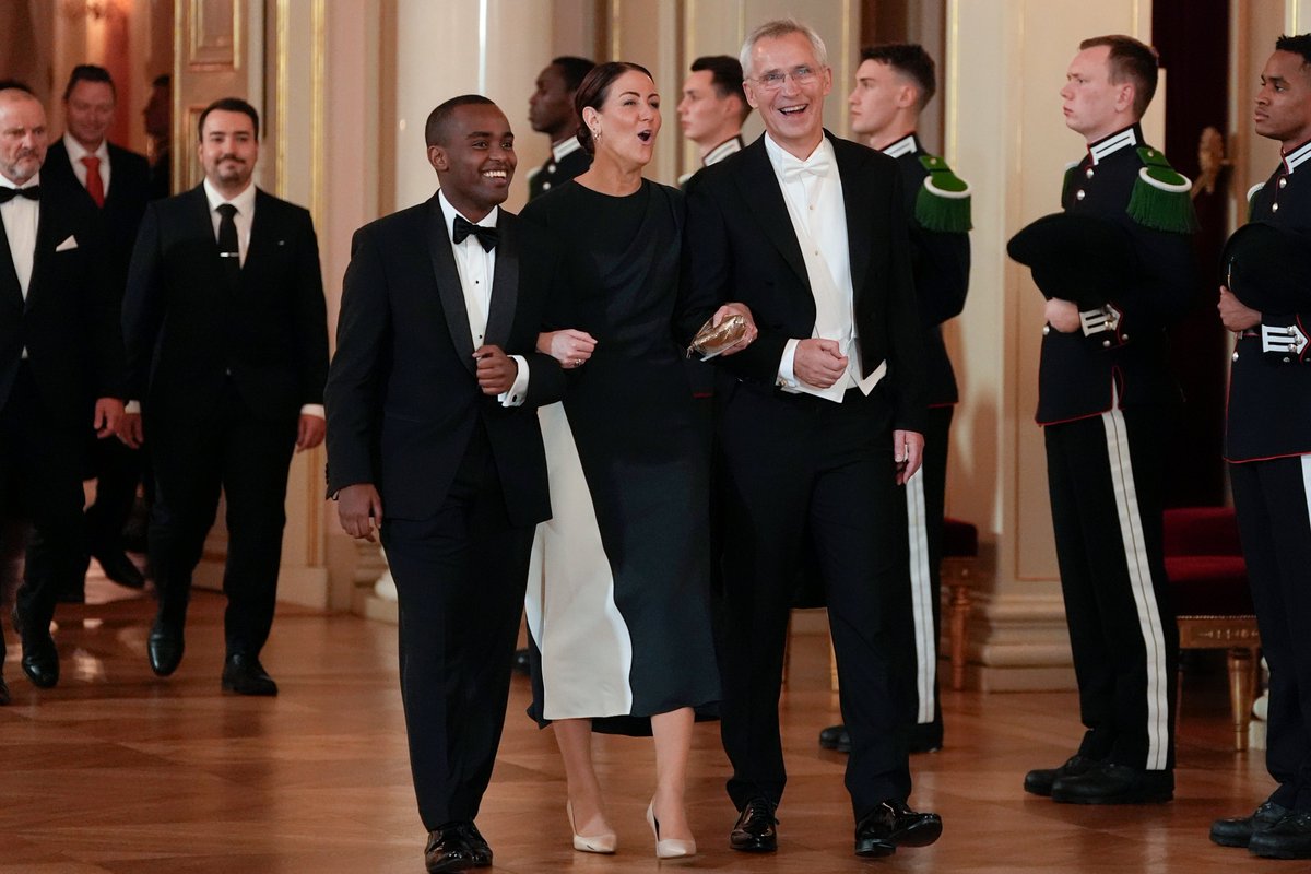 Slottsmiddagens ménage à trois