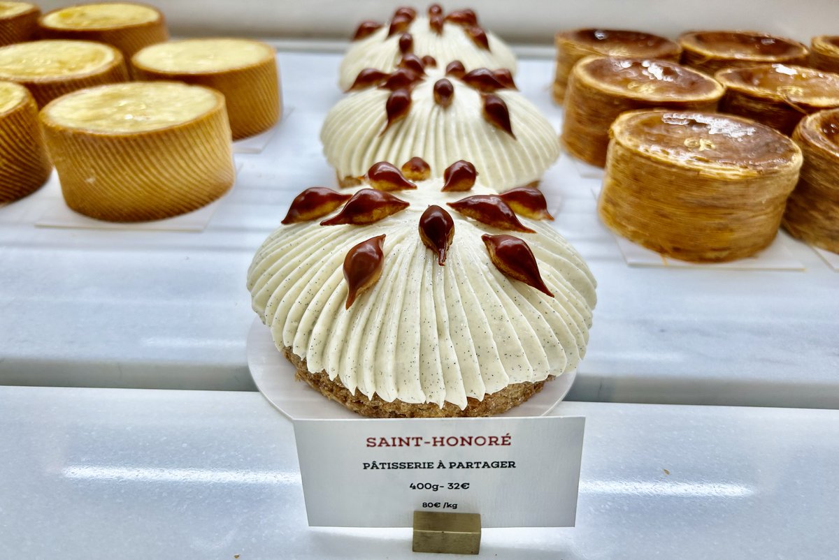 imokemp_sweets's tweet photo. ◼︎PÂTISSERIE DU BRISTOL PARIS (パリ8区)

Le Bristol Paris隣接のパティスリー
フランおいしそうだったので初訪

高級ホテルだけどスタッフは着飾らず
すごく丁寧。他のお客もカジュアルで
全然入りやすい

Click &amp; Collectで事前予約するとスムーズ

いい素材使ってて生地や卵の風味がいいです！ https://t.co/2SStXLT5Xc