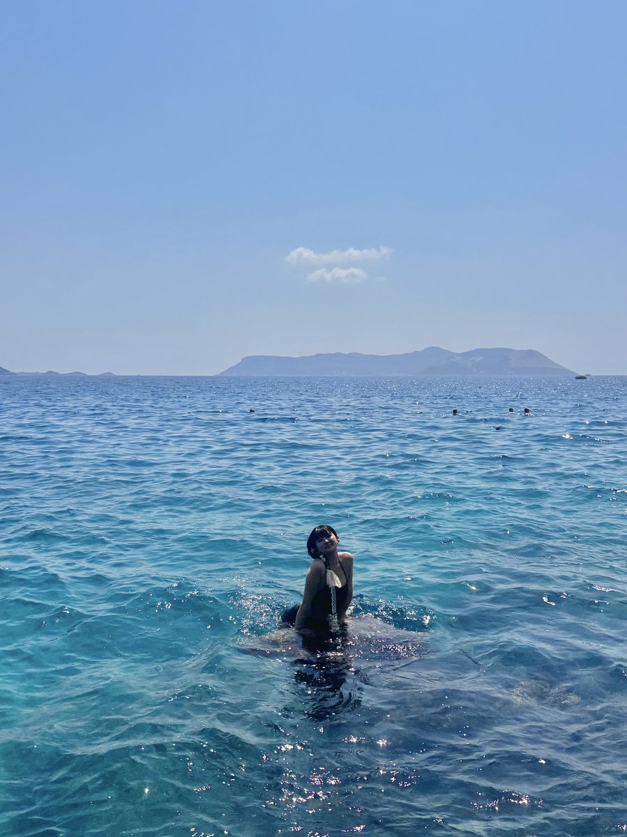 今年の夏は地中海でリトルマーメイドごっこした🧜‍♀️🪨🌊
もうすっかり寒い...