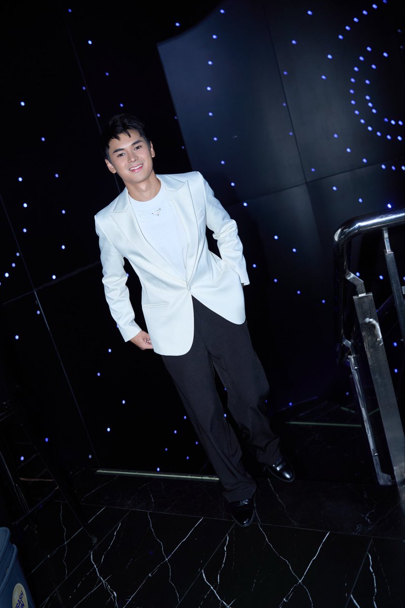 AromagicareWide's tweet image. Aromagicare proudly presents Dustin Yu, our heartthrob actor-businessman and brand endorser. 🤍✨🍃

Styled by @ivorjullian 
#DustinYuXAromagicare #DustinYu #Aromagicare