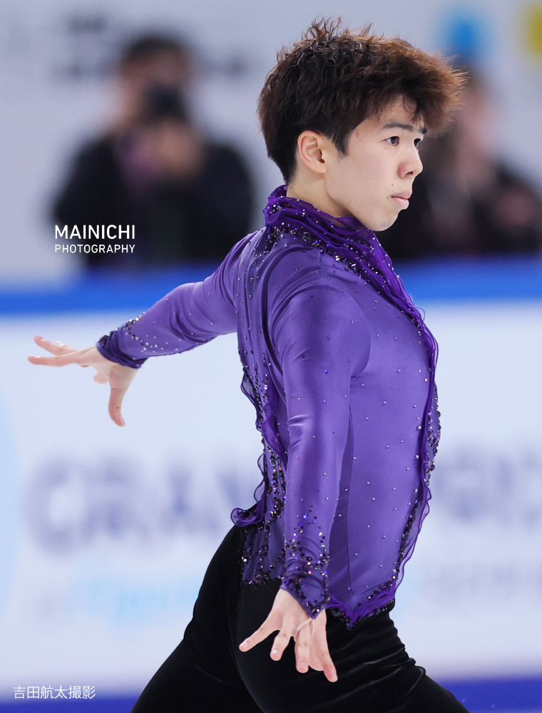 mainichiphoto's tweet image. フィギュアスケートのグランプリ（GP）シリーズ第2戦中国杯。男子のショートプログラム（SP）で、佐藤駿選手が今季ベストの94・13点で首位発進しました。
男子SPの写真特集を更新していきます⛸️mainichi.jp/graphs/2025102…
撮影 @kotayoshidapic