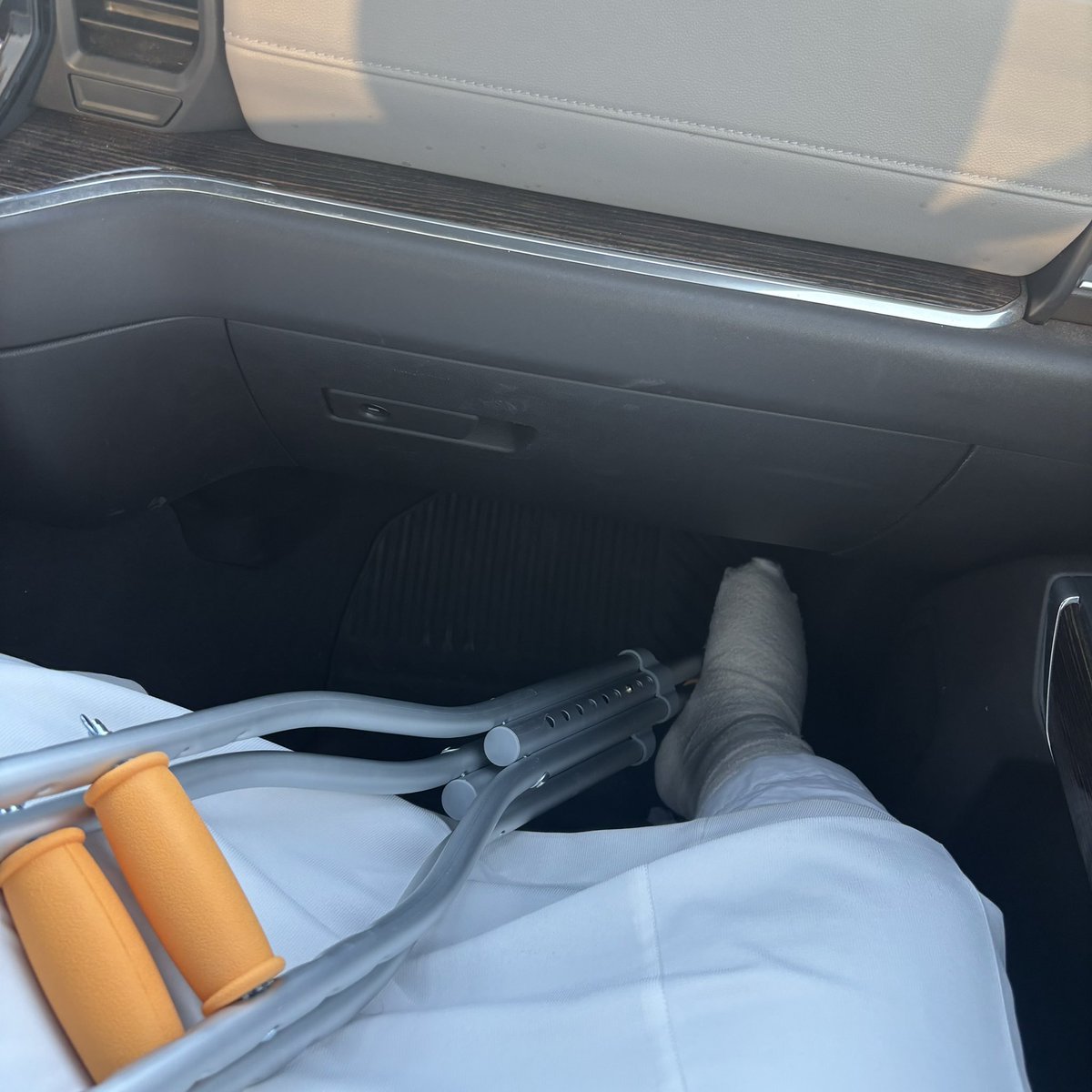 مالوم رجلك لو شكت كايد الكوود 
اتعبتها ترقى سنود المعالي 
انشهد