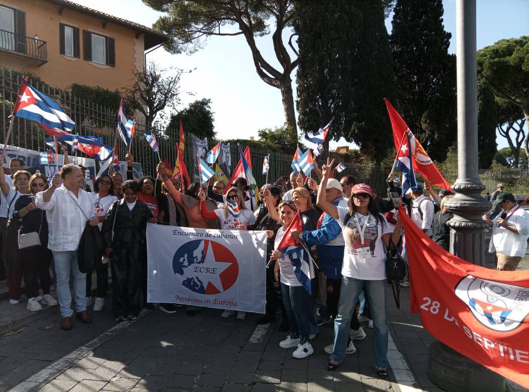 DeZurdaTeam_'s tweet photo. Últimahora!!!! 
Italia, Roma, días 24, 25 y 26 de octubre, XVII Encuentro de cubanos Residentes en Europa. 
Un espacio para celebrar lo que nos une y reconocer los logros alcanzados!!!!

#TumbaElBloqueo 
#DeZurdaTeam https://t.co/KoMF8Pd3qQ