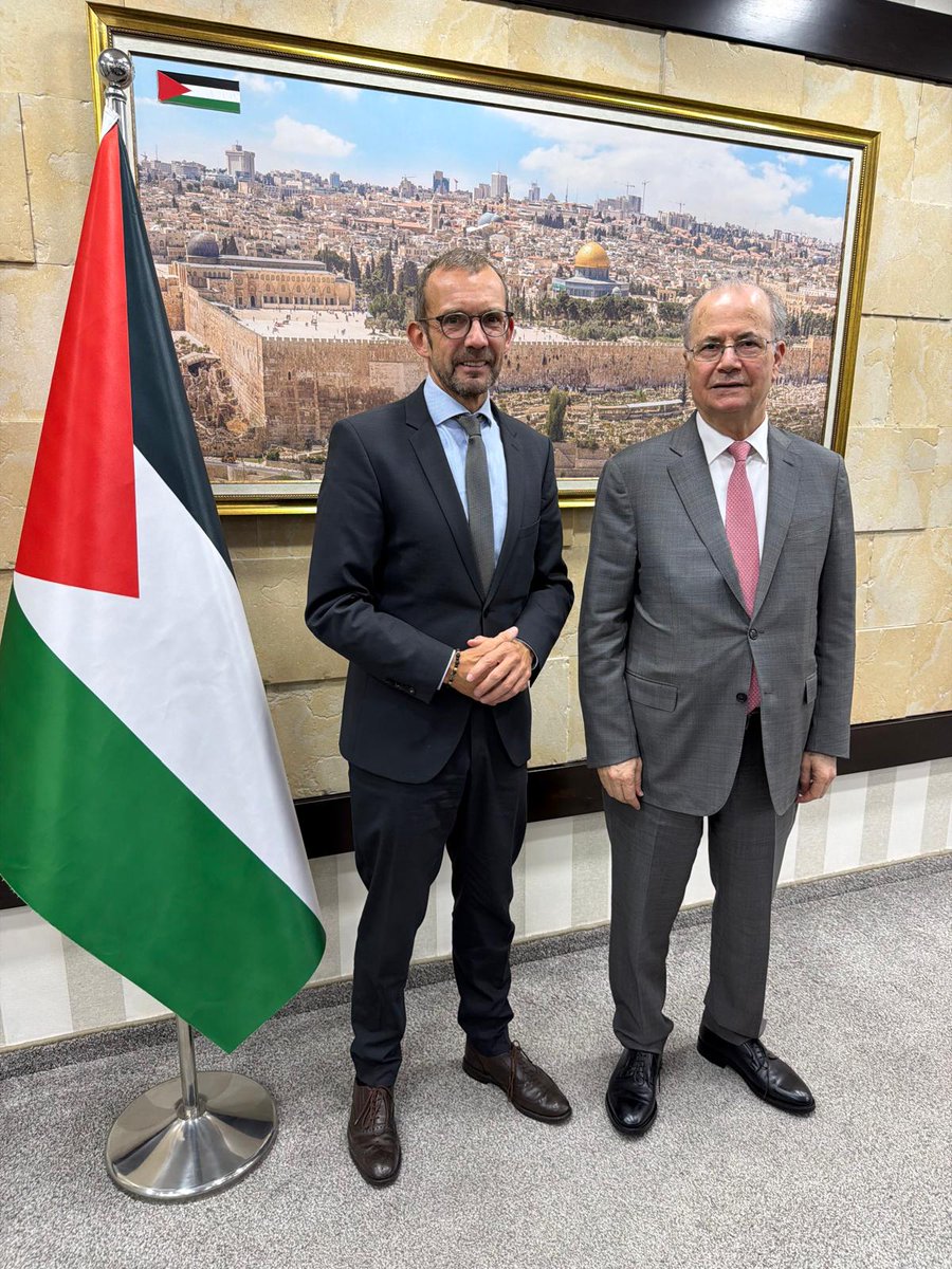 Simon Engelkes tweet media