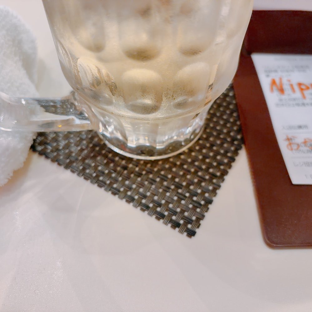 なんとなく異様な雰囲気を感じつつ、再訪。多くは語るまいが、店員さんは大変やな。
と、傍に見つつ、いつも通りお歌を歌います。まるで関心領域。