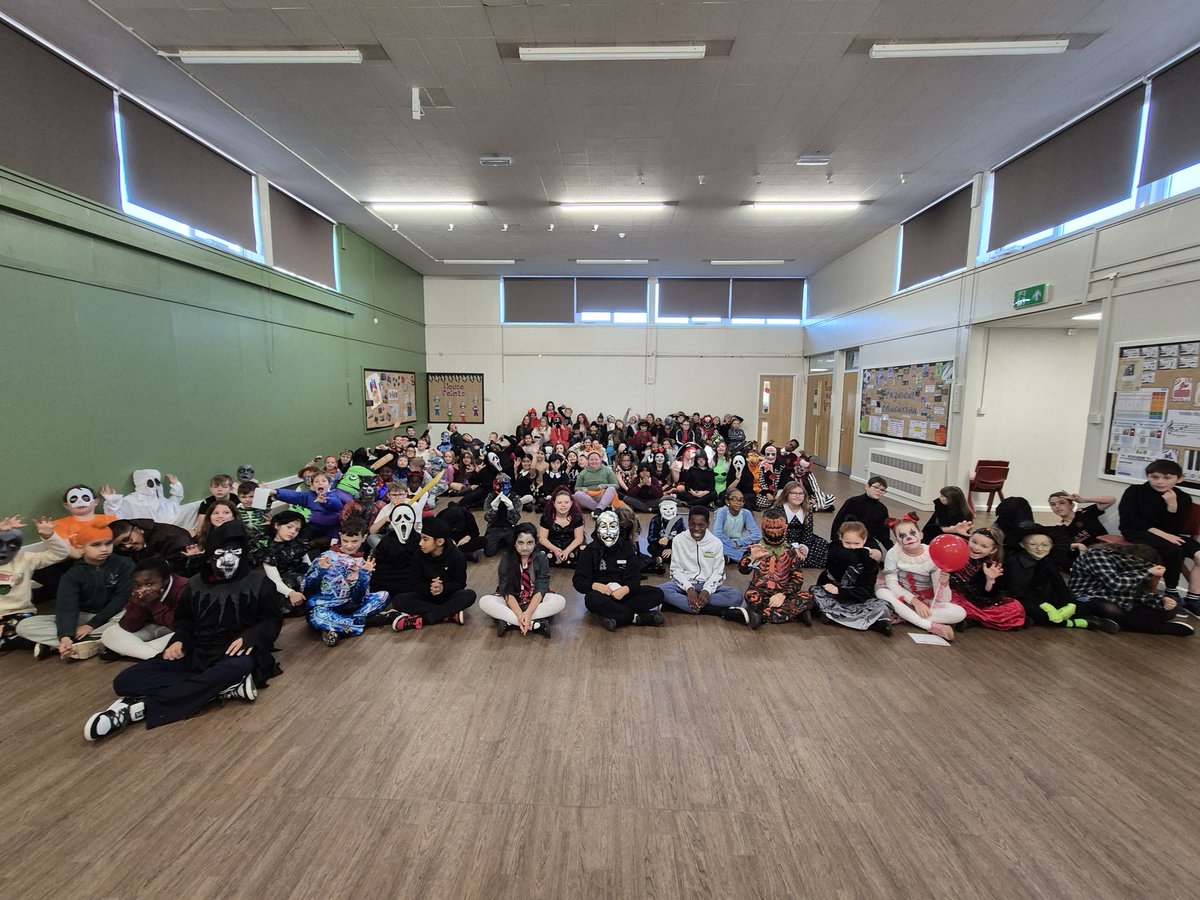 Short_Heath_JS's tweet image. What spooktacular fun we&apos;ve had this week with fiendish pizza faces and 🎃 carving!
Hoping you all have a safe and super(natural) half term break.
We&apos;ll see you back with a bang on Tuesday4th November 🦉