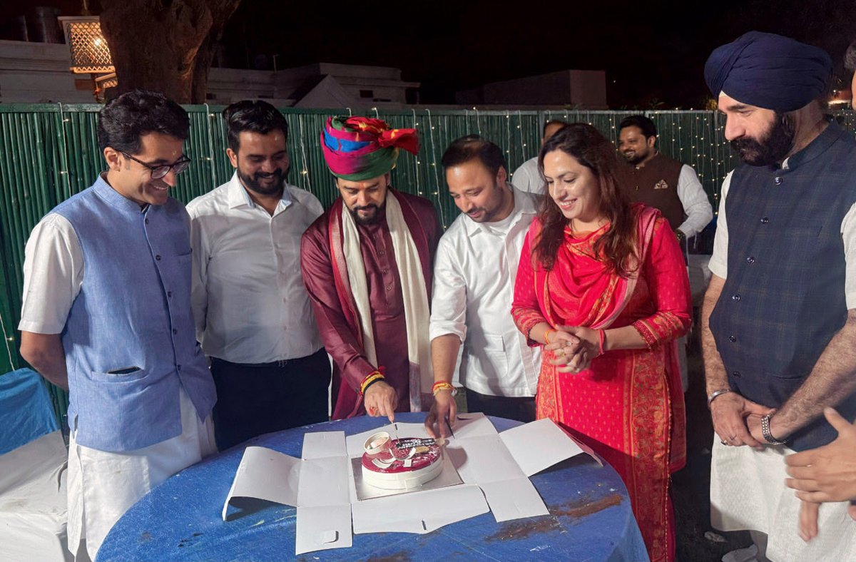 Nitikasharmabjp's tweet photo. Warm birthday greetings to Former Cabinet Minister, Govt. of India, Shri @ianuragthakur Ji.

May the Almighty bless you with good health, happiness, and a long life dedicated to serving the nation with the same energy and commitment you’ve always shown.

Your leadership continues https://t.co/XYhLN4QKWO