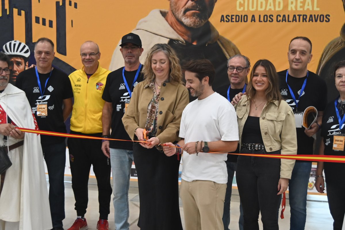 Esta mañana en el IFEDI, inauguración de un gran fin de semana de cicloturismo con el Desafío Asedio a los Calatravos.
Seguro que los 700 participantes y sus acompañantes (venidos de toda España) volverán a nuestra provincia para descubrirla en su totalidad.