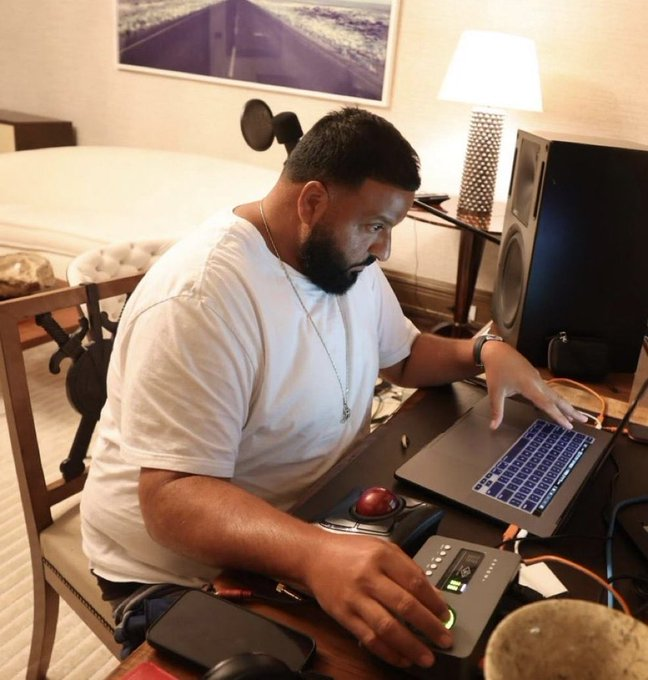 me doing galaxy math to calculate <a href="/irys_xyz/">Irys (✧ᴗ✧)</a> tge date