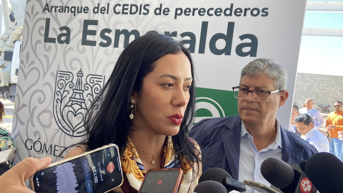 InfoInfusionDgo's tweet image. ⭕️|| Diálogo entre @BetzabeMtzA y sector privado marca nueva etapa de colaboración #ComarcaLagunera #Durango
El encuentro con el CLIP busca consolidar la relación entre gobierno municipal de Gómez Palacio y empresarios para detonar el desarrollo local.
🔗tinyurl.com/yc6knj2b