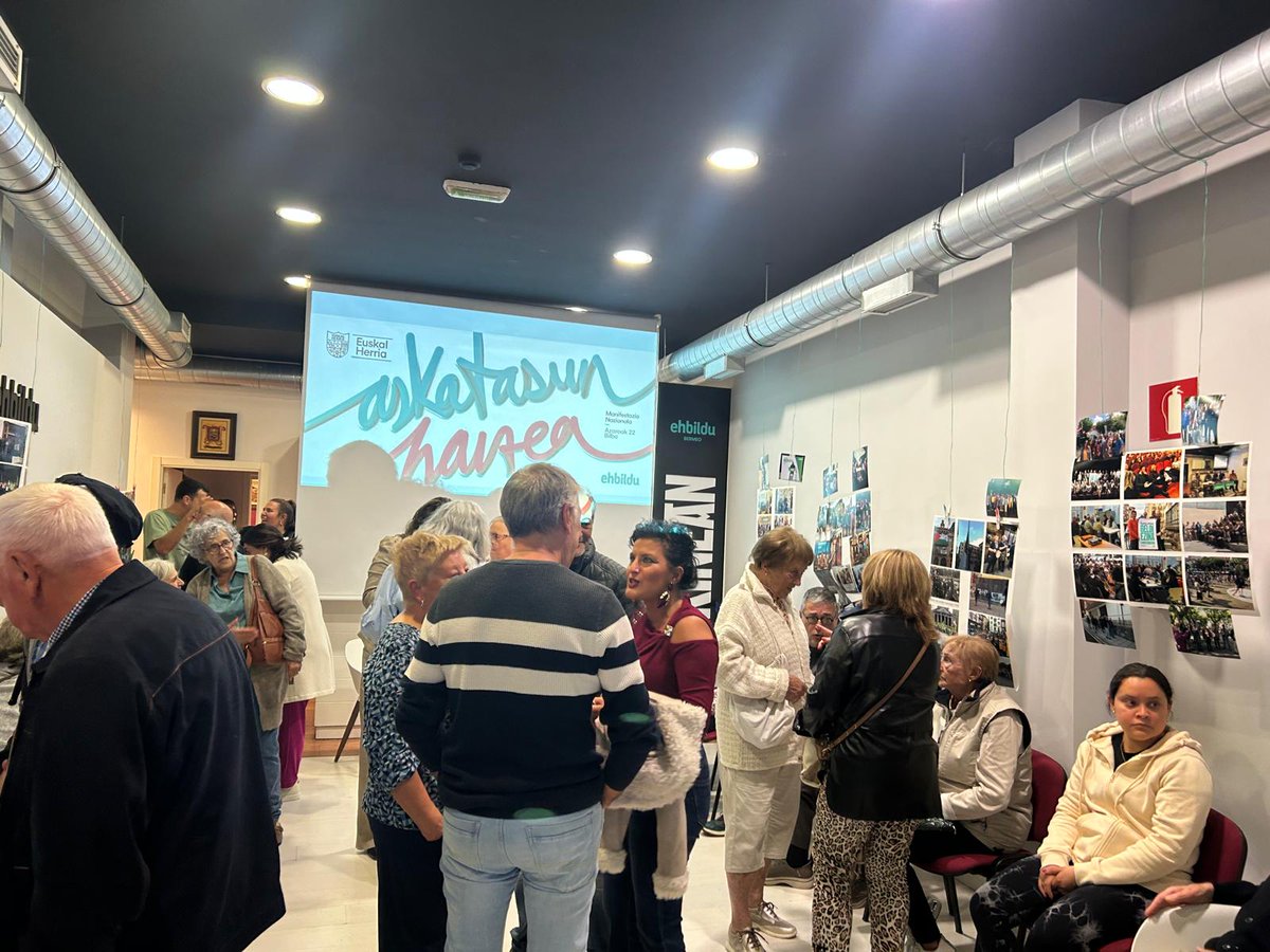 #Bermeo|ko Bilgune berria zabaldu dugu. Eskerrik asko etorri zareten guztioi. Garai barri bat hastera goaz!