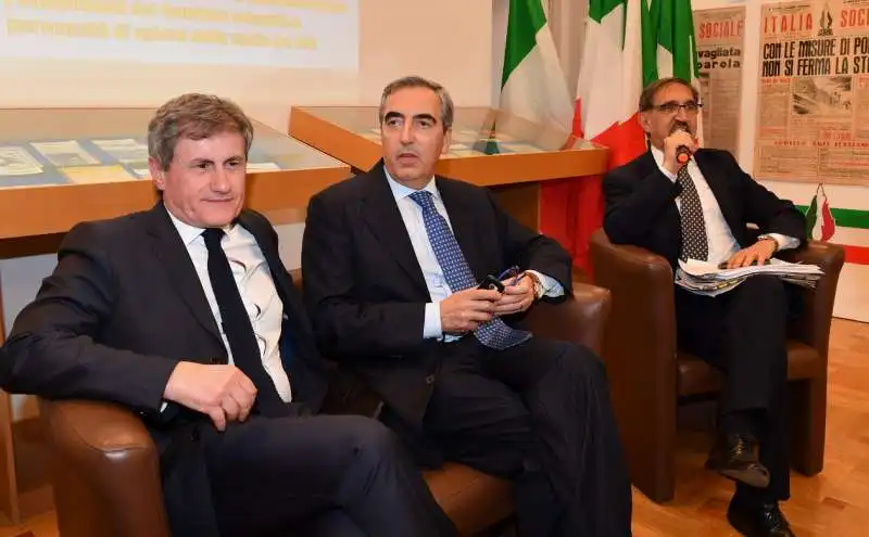 Moonlightshad1's tweet image. "Dimmi con chi vai e ti dirò chi sei".
Giusto.
#blob