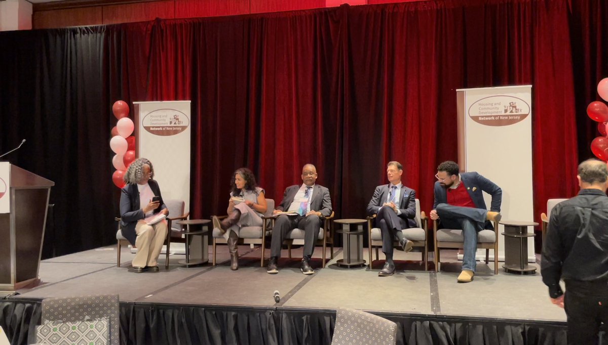 Time for the #Under1RoofNJ plenary, featuring <a href="/NJDCA/">NJ Department of Community Affairs</a>'s Dean Dafis, <a href="/NBTomorrow/">New Brunswick Tomorrow</a>'s Jaymie Santiago, <a href="/MaketheRoadNJ/">Make the Road New Jersey 🦋</a>'s Nedia Morsy, and the Greater Newark HUD Tenants Coalition's Bill Good, moderated by <a href="/NLIHC/">National Low Income Housing Coalition</a> CEO Renee M. Willis! #HouseNJ