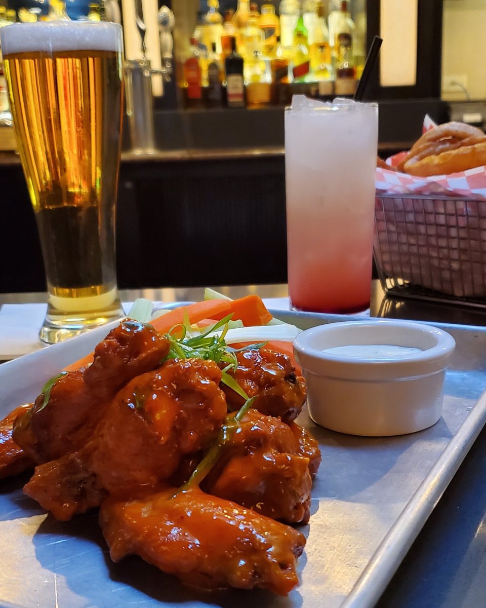 Happy National Food Day! 🥂

Celebrate with delicious bites and drinks at Rendezvous Lounge, the perfect spot to relax and catch a game on the big screen.