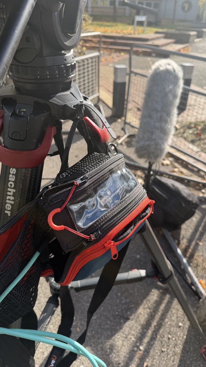 solo16uk's tweet photo. Live at the @GuildhallLondon today for the @StudyLIBF graduations and Woolwich Crown Court for @BBCNews. @LiveU providing the reliable transmission method for both. #LU300 #LiveUsoloPRO #LiveU #broadcast https://t.co/cgw9OMsxBc