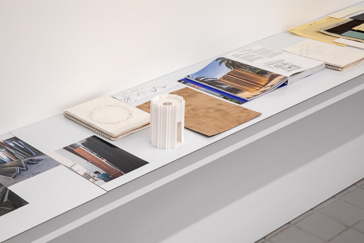 Este sábado a las 12.30h encuentro con Paloma Cañizares en su exposición en la galería Marc Bibiloni de #Madrid

coam.org/actualidad-coa…