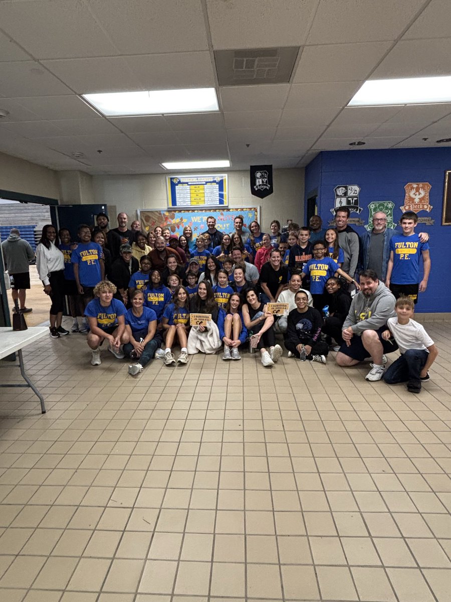 FULTON678PE's tweet photo. Family to PE Week Day 5 https://t.co/dDBpFYqaxm