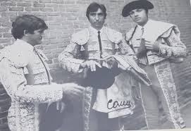 El Linares taurino está de luto.

Lamentamos profundamente el fallecimiento de ANTONIO GIL MAROTO, padre del torero linarense DAVID GIL.

Antonio Gil (a la izquierda) fue banderillero y estuvo en la cuadrilla del torero linarense José Fuentes.

Un fuerte abrazo a toda su familia.