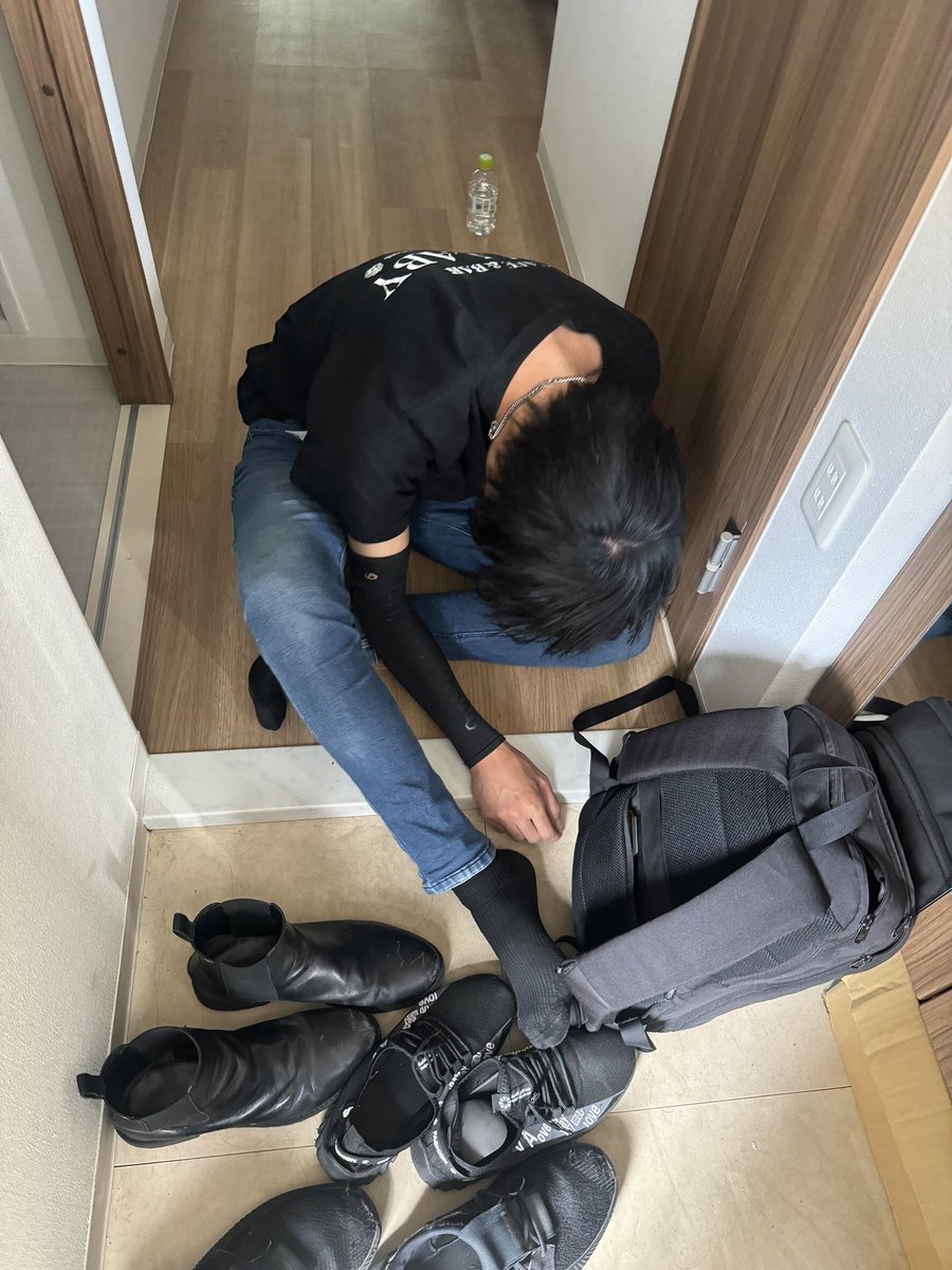MADAO98704717's tweet photo. この時間でも帰って来れた事に凄いと思ってる自分がいてる…最近酒に溺れすぎてる… https://t.co/edNDrJTnUU
