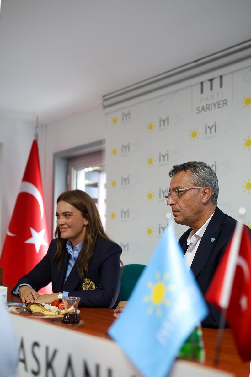 iyi_sariyer's tweet photo. Genel Başkan Yardımcımız ve Toplumsal Politikalar Başkanımız Sn.İmren Nilay Tüfekci İlçe Başkanlığımızı ziyaret ederek,İlçe Başkanımız Alaeddin Pınarbaşı ve yönetimimize hayırlı olsun ve başarı dileklerini ilettiler.Nazik ziyaretleri ve hoşsohbetleri için teşekkür ederiz
@aldntr https://t.co/VBueZxnSkv
