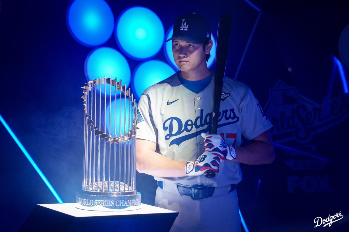 fiebrucesrs's tweet image. Hoy inicia la #WorldSeries y aunque la lluvia nos tiene trancados, no podemos esperar para disfrutar de este show🤩
¿Quién ganará?
#FiebrucesRS  
#WANTITALL