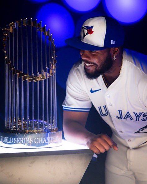 fiebrucesrs's tweet image. Hoy inicia la #WorldSeries y aunque la lluvia nos tiene trancados, no podemos esperar para disfrutar de este show🤩
¿Quién ganará?
#FiebrucesRS  
#WANTITALL