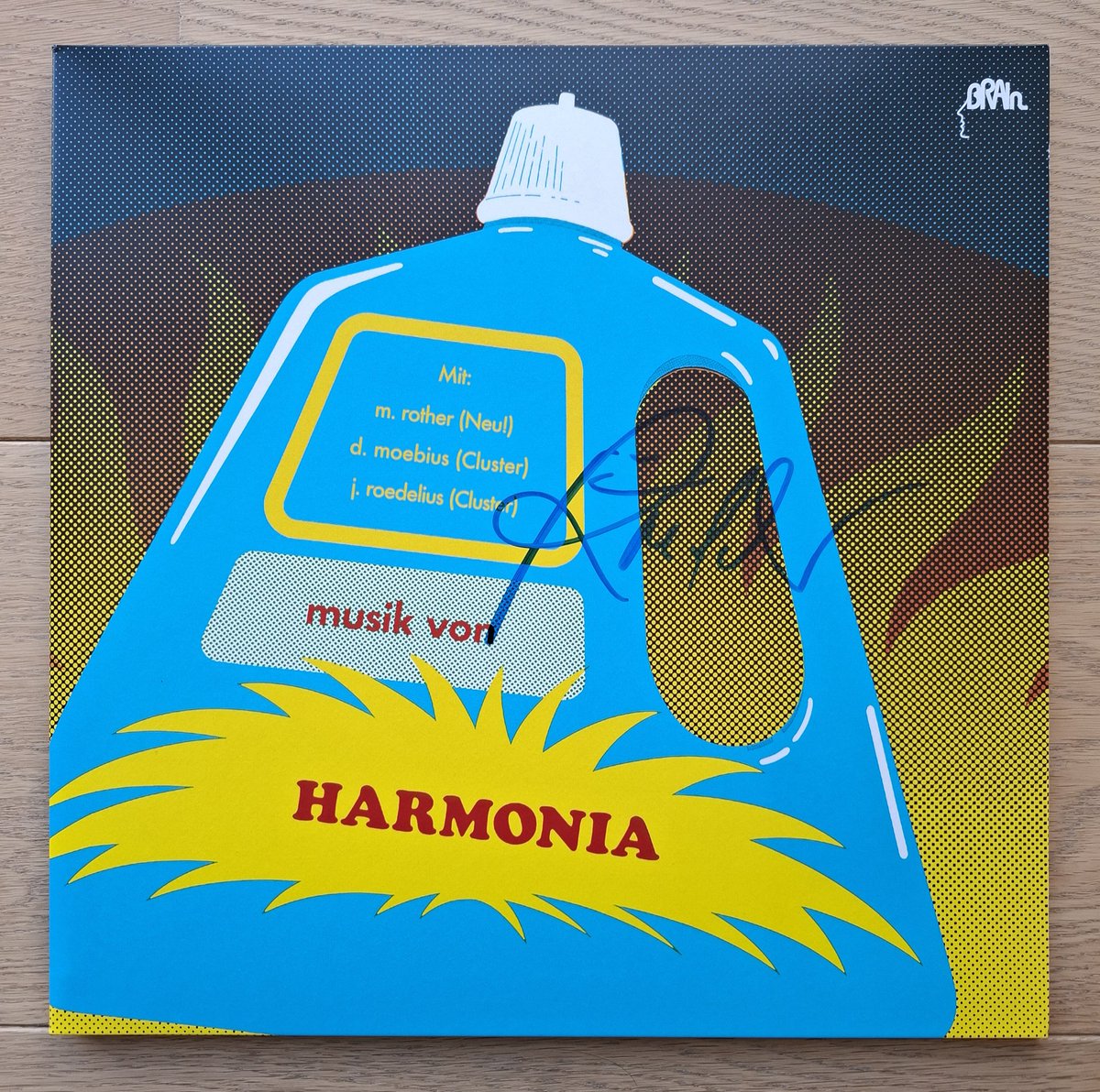 gepo1303's tweet photo. Album: 'Musik von Harmonia' (1974)
Artist: Harmonia
Signed: Hans-Joachim Roedelius (2025)
LP: Reissue 2015/Remaster
#harmonia #krautrock #roedelius #signedvinyl #autograph #vinyl #vinylrecords https://t.co/lcSG5mRqVX